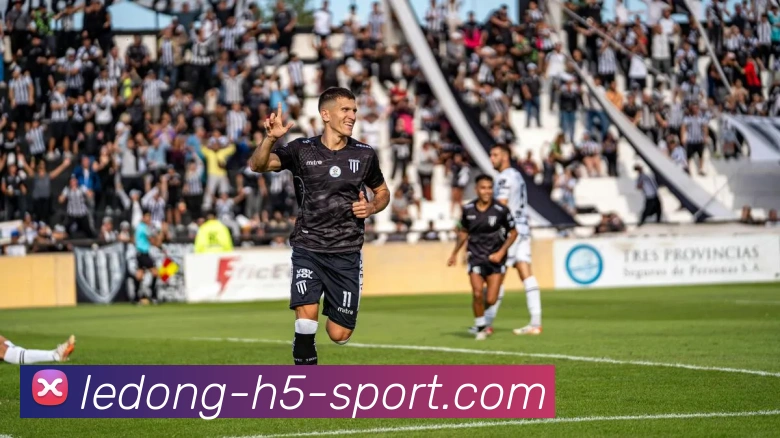 罗林斯火力全开狂砍24分助球队扛起产量并贡献3篮板5助攻表现亮眼