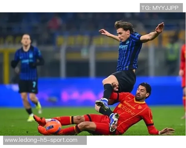 卡里克重回曼市德比现场回忆昔日混战情景并劝架冲突球员